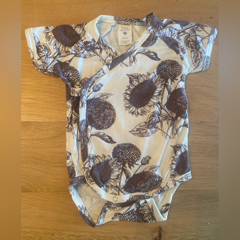 Kate Quinn short sleeve wrap, size 0-3 months
